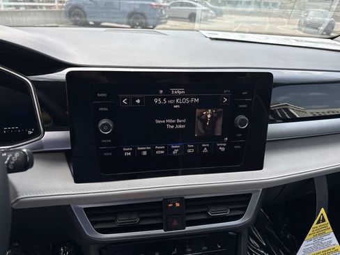 New 2026 Volkswagen Taos SE FWD image 20