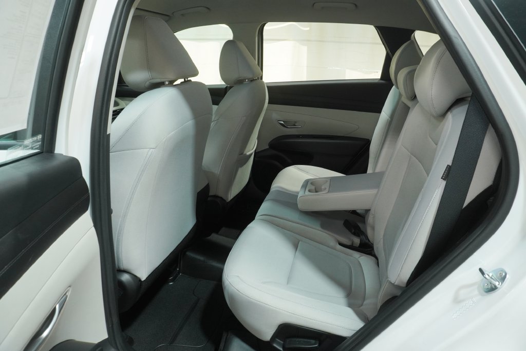 Certified 2025 Hyundai Tucson SE AWD/4WD image 14