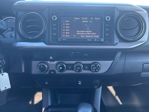 Used 2017 Toyota Tacoma SR5 image 18