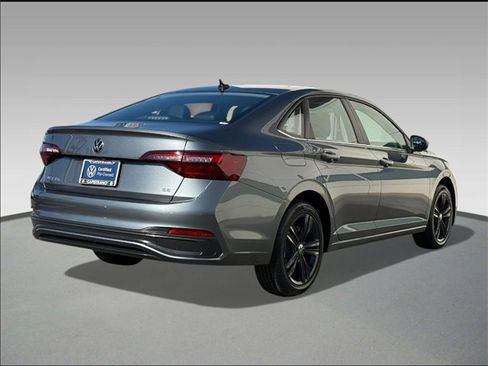 Certified 2023 Volkswagen Jetta SE image 4