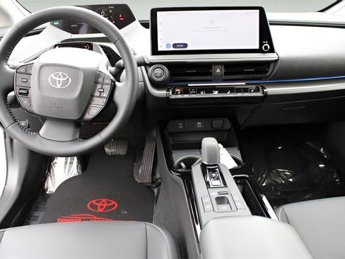 Certified 2026 Toyota Prius Plug-In Hybrid image 8