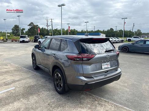 Used 2026 Nissan Rogue SV AWD/4WD image 5