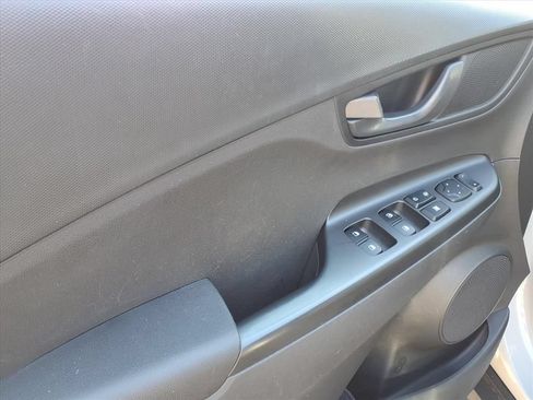 Used 2023 Hyundai Kona SEL AWD/4WD image 5