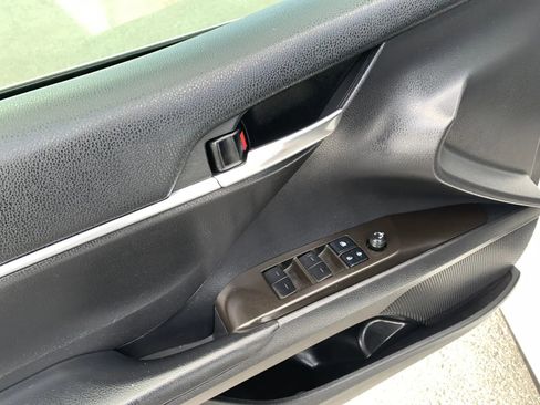 Used 2021 Toyota Camry SE FWD image 22