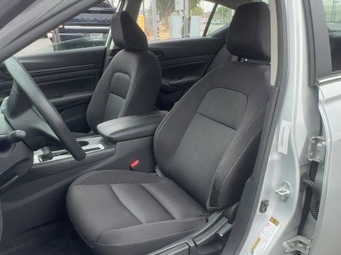 Used 2023 Nissan Altima 2.5 S FWD image 11