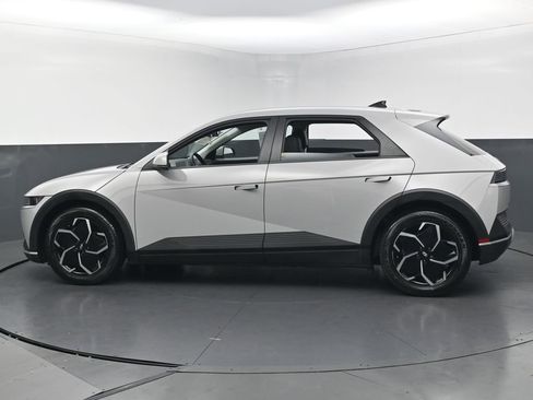 Used 2024 Hyundai Ioniq 5 SE RWD image 8