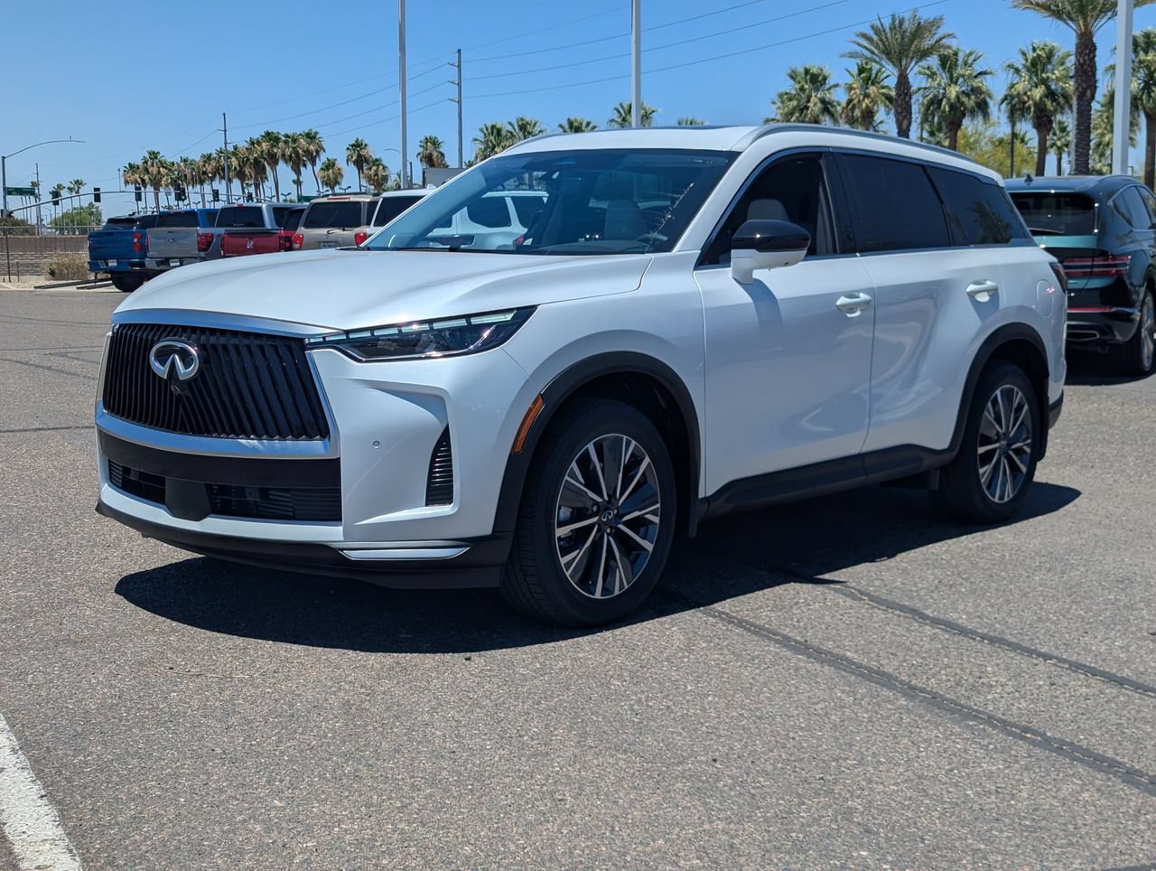 Certified 2027 INFINITI QX60 Luxe w/ Family Package AWD/4WD image 1