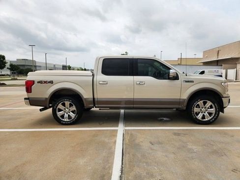 Used 2018 Ford F150 Lariat w/ Equipment Group 502A Luxury AWD/4WD image 4