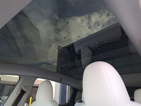 Used 2023 Tesla Model Y Long Range image 33