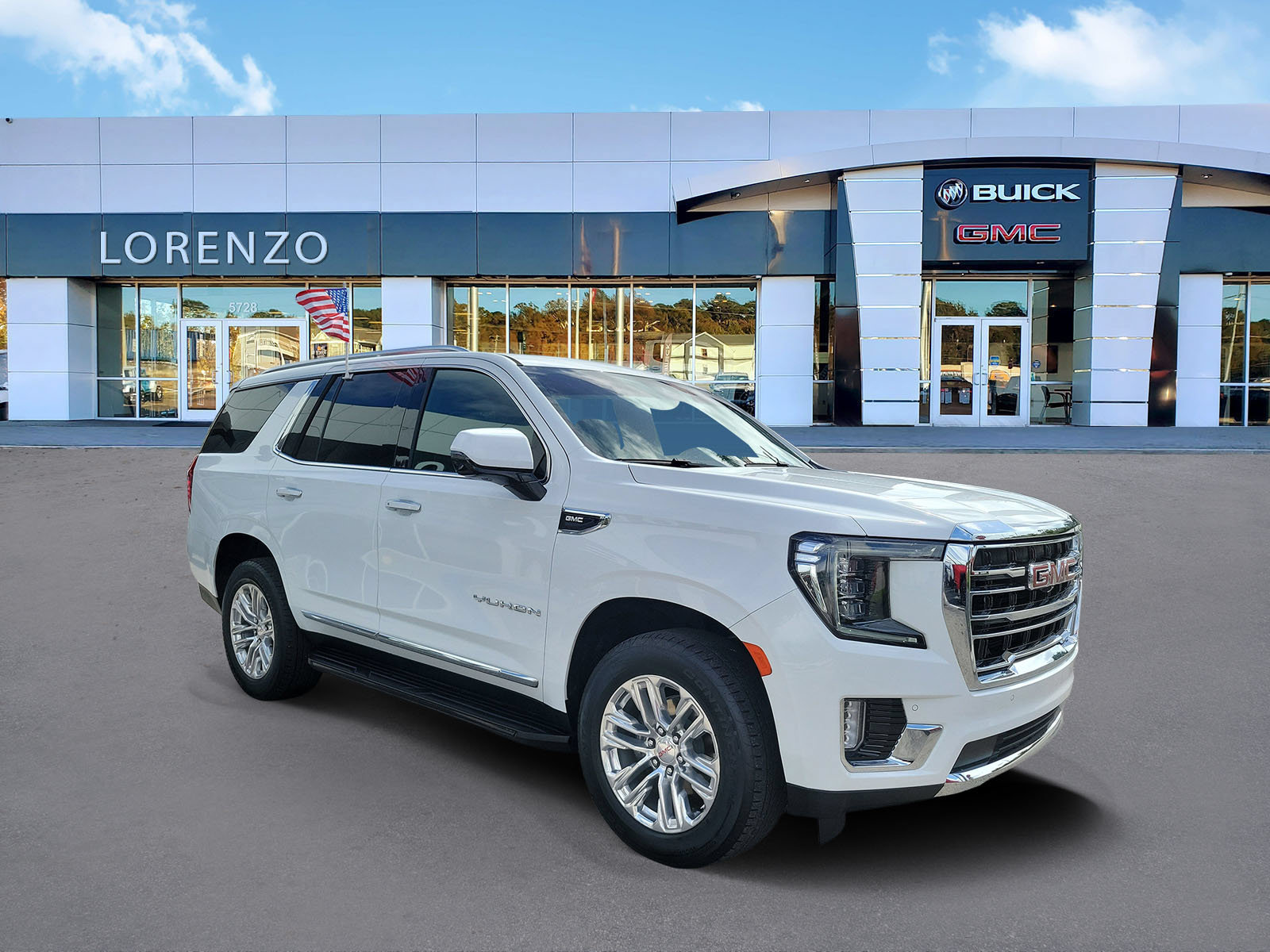 Used 2023 GMC Yukon SLT w/ SLT Premium Package RWD image 3