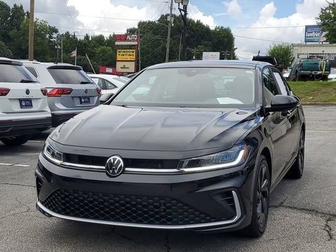 Used 2025 Volkswagen Jetta SE w/ Sunroof Package FWD image 1