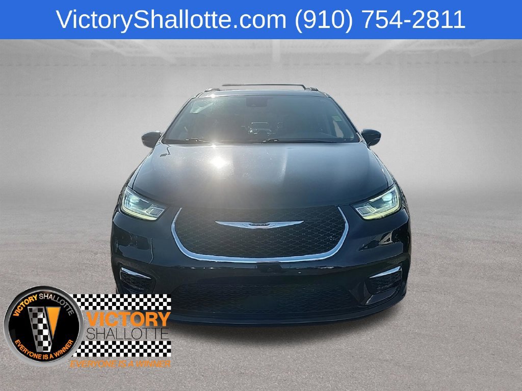 Certified 2022 Chrysler Pacifica Touring-L FWD image 3
