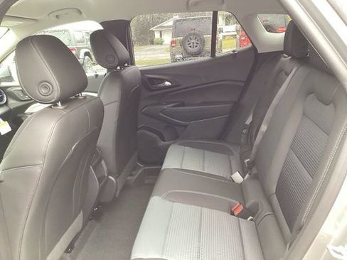 New 2026 Chevrolet Trax LT w/ Driver Confidence Package FWD image 16