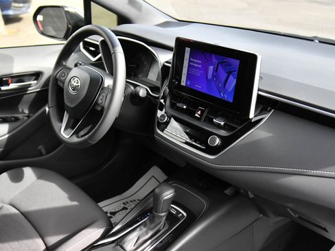 Used 2024 Toyota Corolla SE w/ SE Package image 46