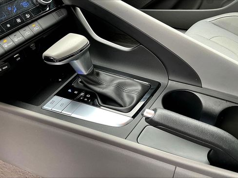 Used 2025 Hyundai Elantra Sport image 19