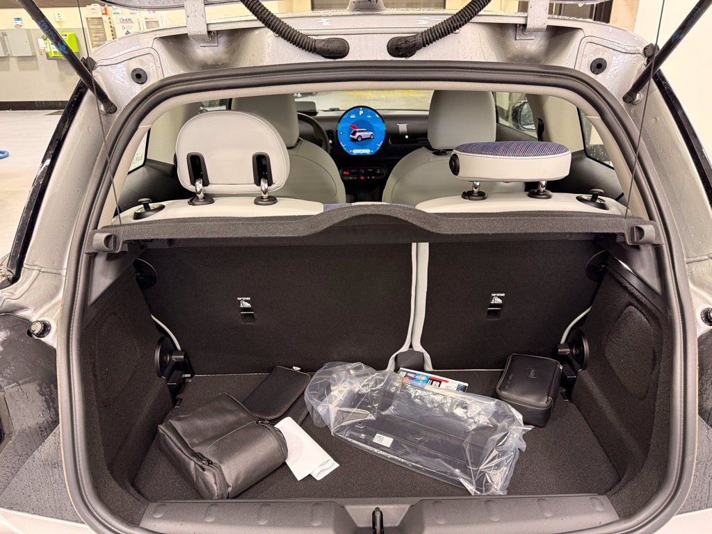 Used 2025 MINI Cooper 2-Door Hardtop FWD image 20