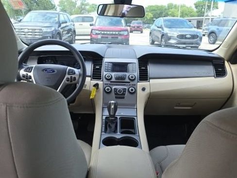 Used 2018 Ford Taurus SE FWD image 25