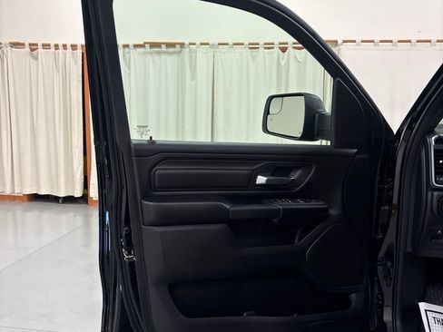 New 2026 RAM 1500 Express AWD/4WD image 17