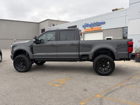 New 2026 Ford F250 Lariat w/ Black Appearance Package AWD/4WD image 8