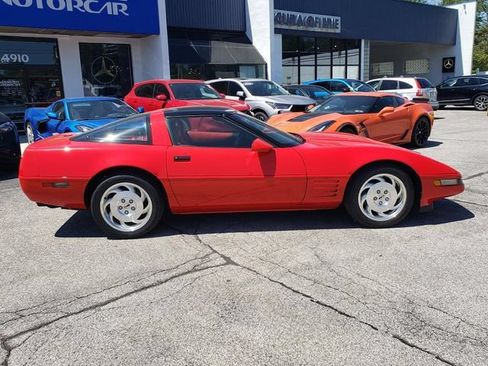 Used 1994 Chevrolet Corvette Coupe RWD image 9