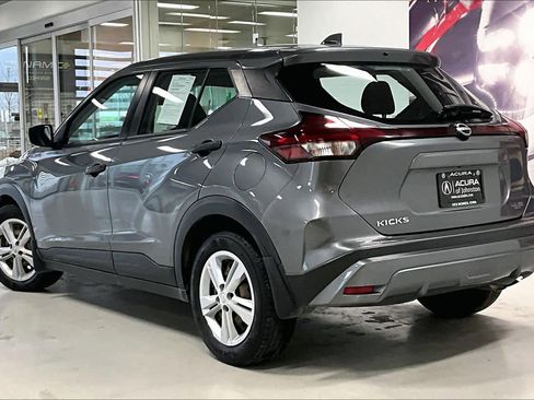 Used 2022 Nissan Kicks S image 4
