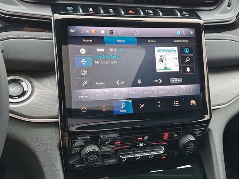 Used 2023 Jeep Grand Cherokee image 17