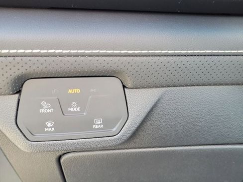 New 2026 Volkswagen Atlas SE FWD image 21