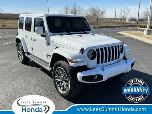 Used 2022 Jeep Wrangler Unlimited Sahara image 1