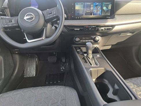 Used 2026 Nissan Kicks SV image 23