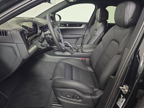 New 2026 Porsche Cayenne Coupe AWD/4WD image 5
