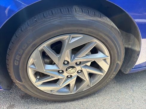 Used 2024 Hyundai Elantra SEL image 5