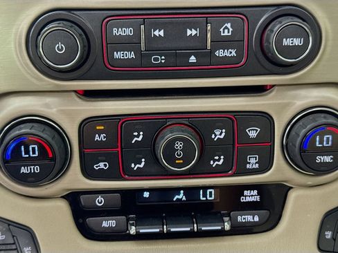 Used 2015 GMC Yukon Denali w/ Premium Package AWD/4WD image 17