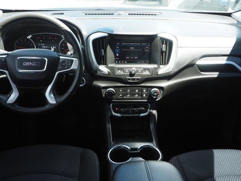 Used 2024 GMC Terrain SLE w/ Elevation Edition FWD image 16