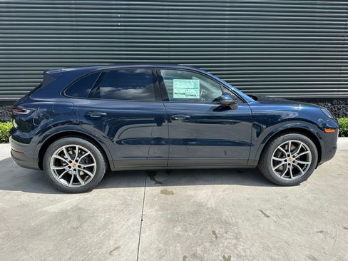 Certified 2025 Porsche Cayenne image 8