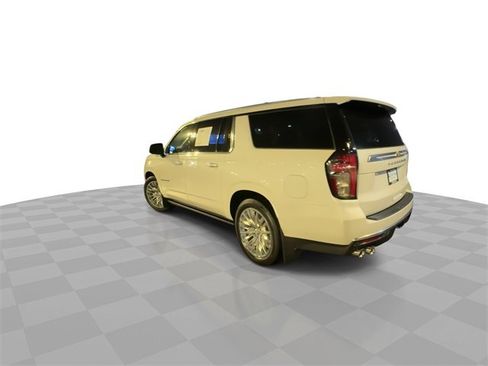 Certified 2024 Chevrolet Suburban High Country image 6