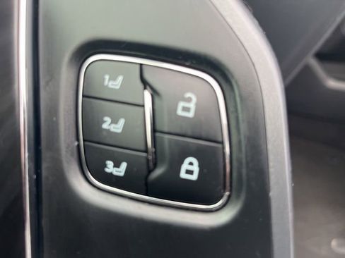 Used 2025 Ford F150 Lariat w/ Equipment Group 501A Mid image 10