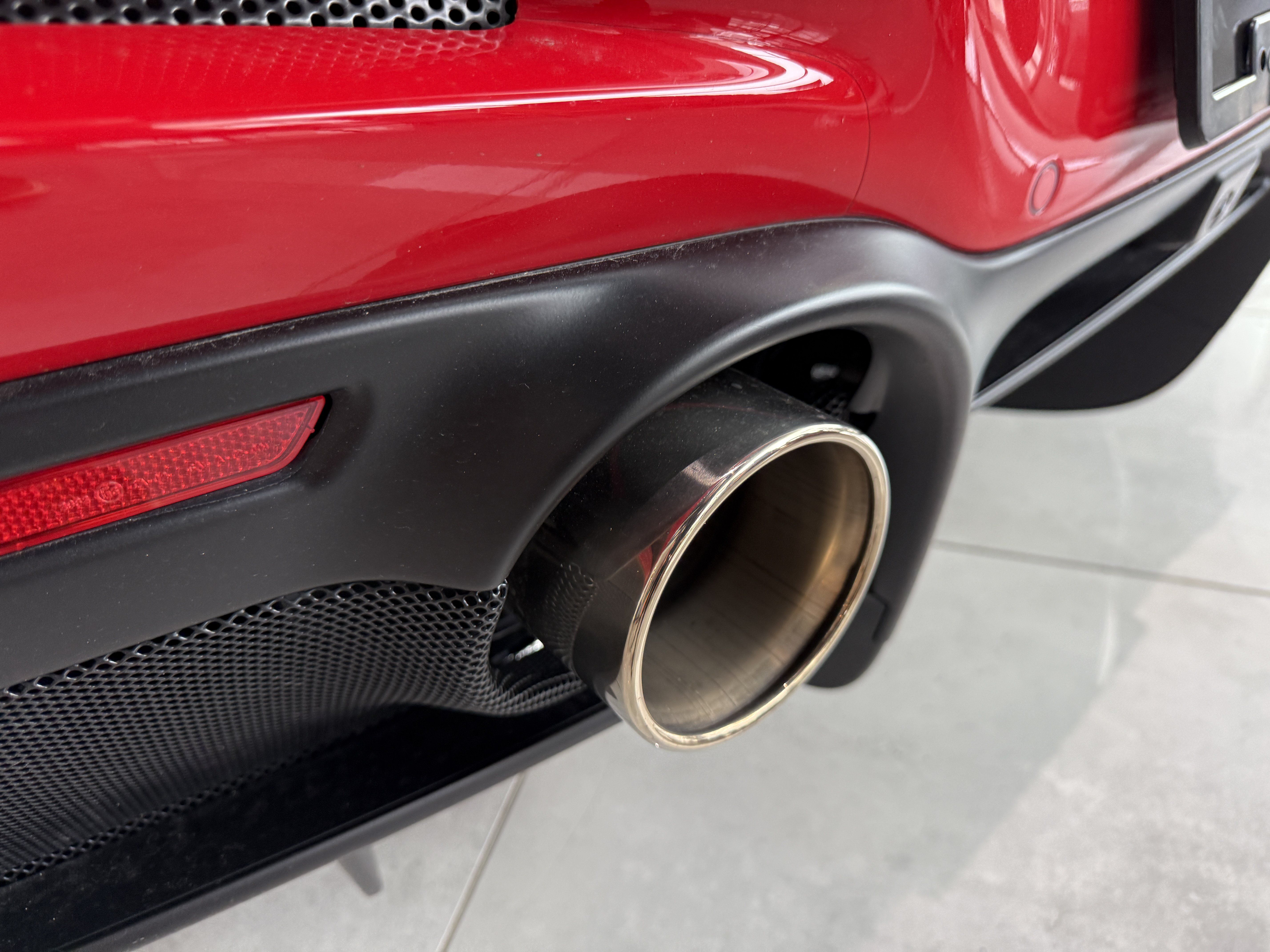 Used 2021 Ferrari F8 Tributo RWD image 37