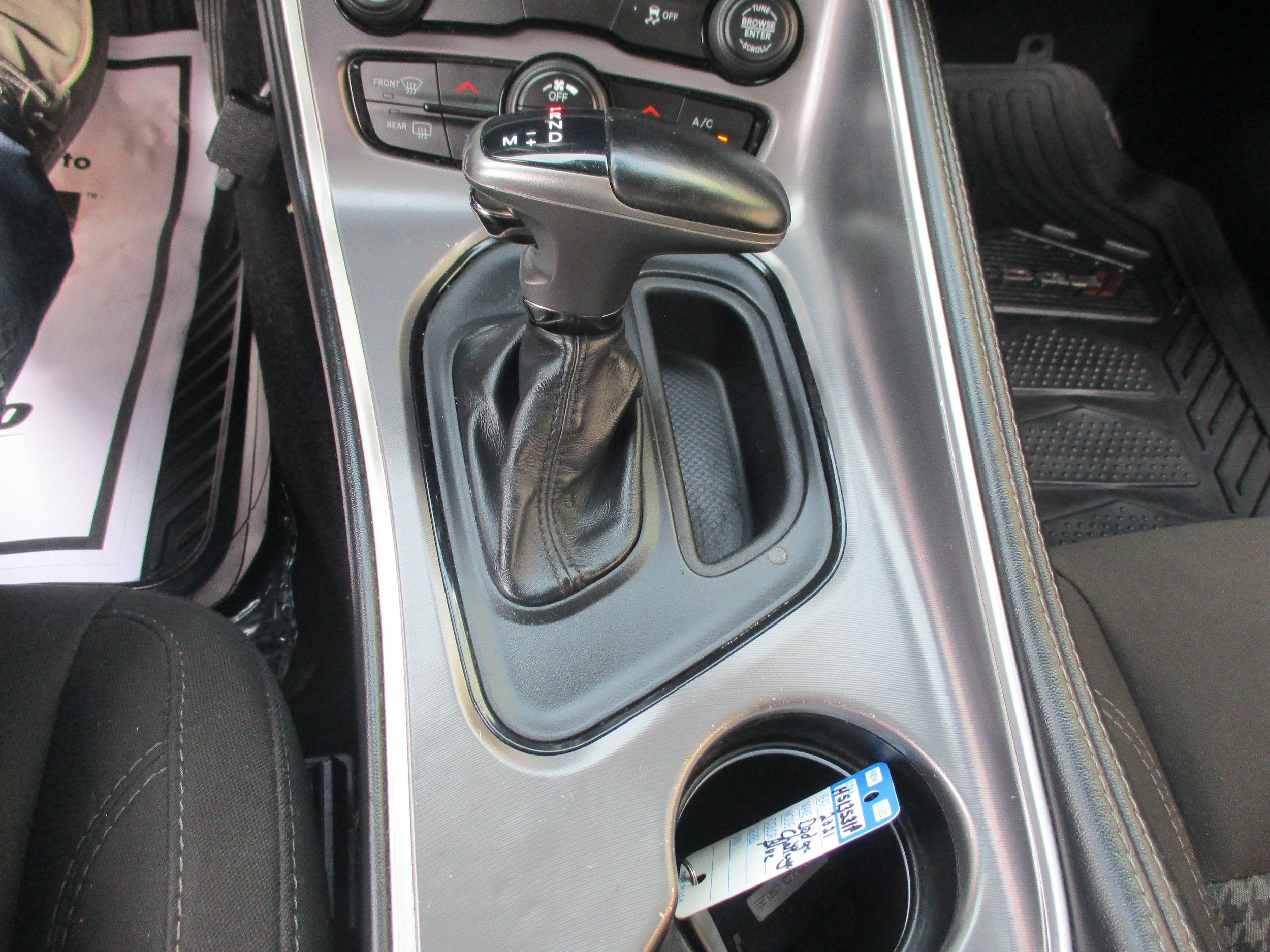 Used 2021 Dodge Challenger SXT RWD image 11
