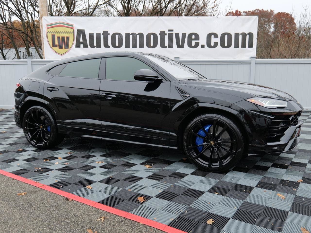 Used 2021 Lamborghini Urus AWD/4WD image 3