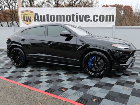 Used 2021 Lamborghini Urus AWD/4WD image 3