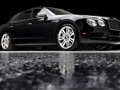Used 2018 Bentley Flying Spur S V8 AWD/4WD image 12