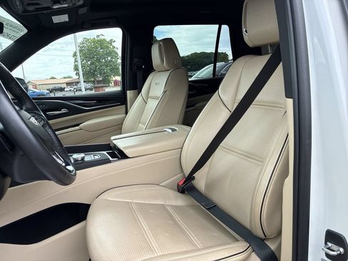 Used 2023 Cadillac Escalade Premium Luxury AWD/4WD image 11