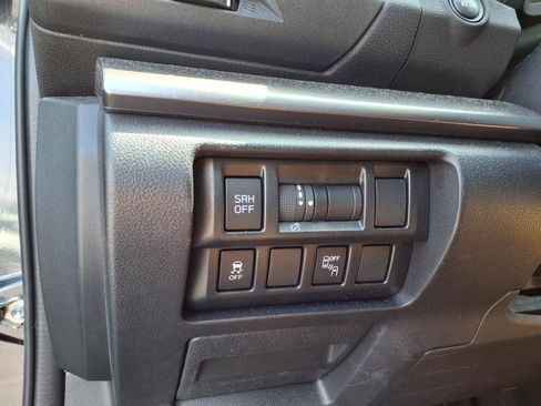 Used 2019 Subaru Crosstrek 2.0i Limited w/ Moonroof Package w/Navigation AWD/4WD image 26
