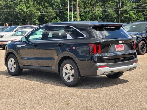 New 2026 Kia Sorento LX FWD image 3