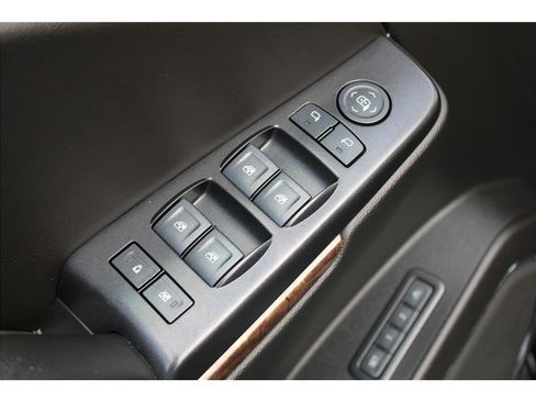 Used 2018 Chevrolet Tahoe LT image 15