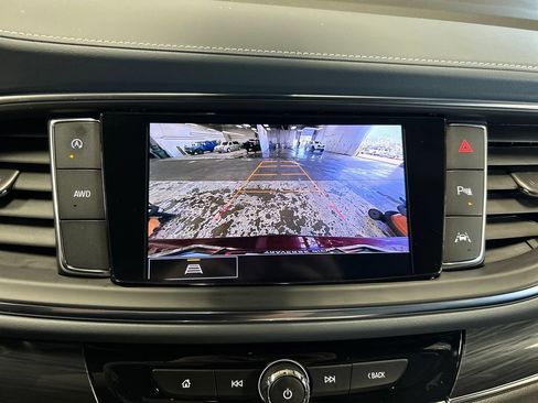 Used 2024 Buick Enclave Essence AWD/4WD image 25