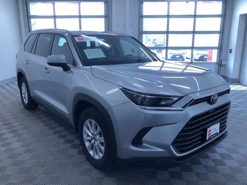 Certified 2025 Toyota Grand Highlander AWD image 38
