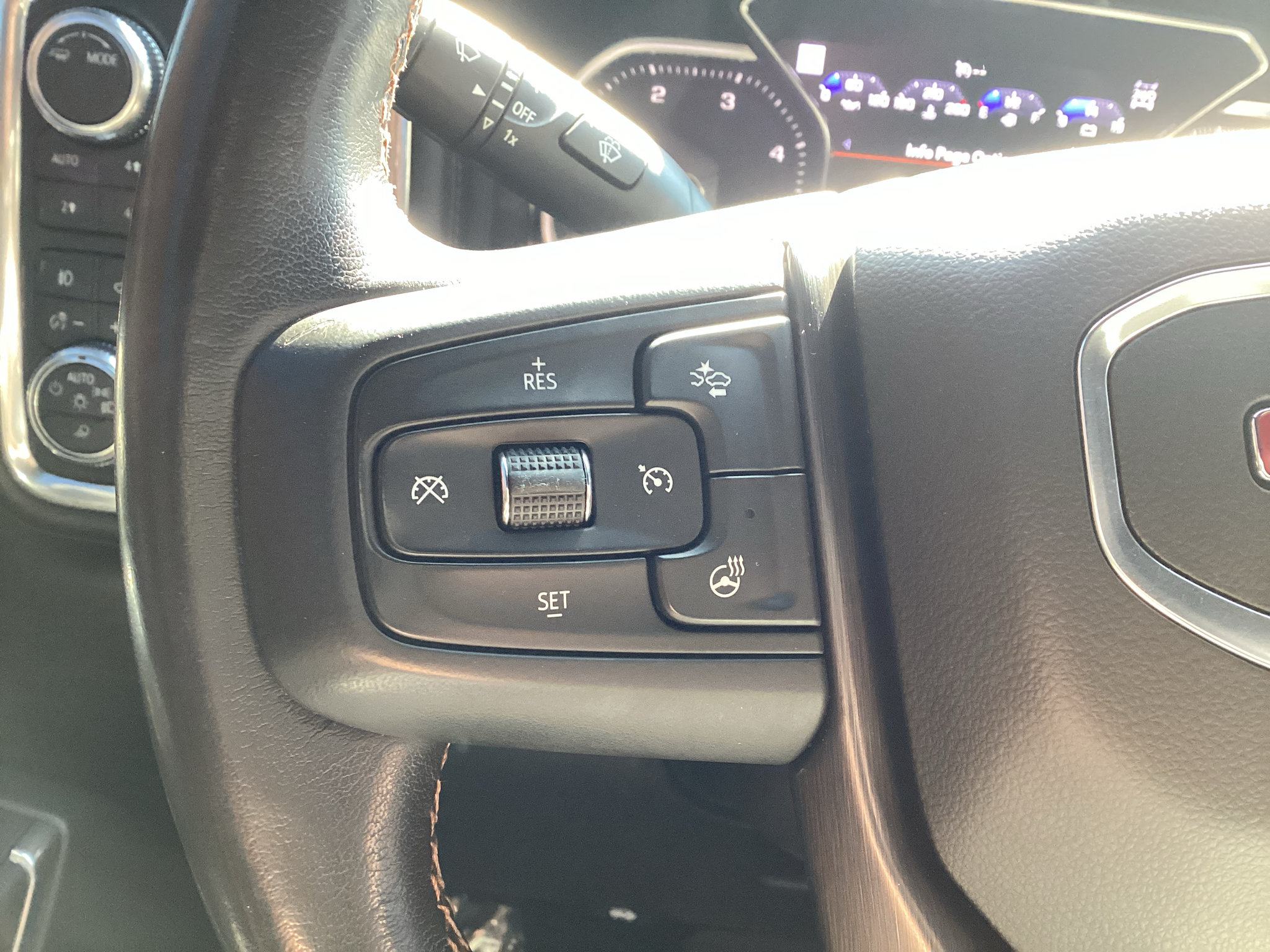 Used 2020 GMC Sierra 2500 AT4 w/ AT4 Premium Package AWD/4WD image 23