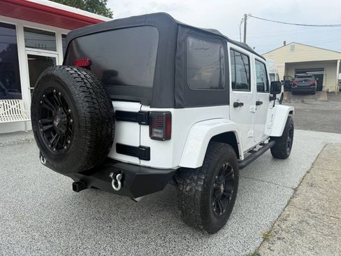 Used 2017 Jeep Wrangler Unlimited Sport w/ Connectivity Group AWD/4WD image 11