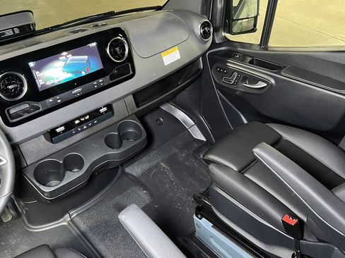 Used 2026 Mercedes-Benz Sprinter 2500 image 42